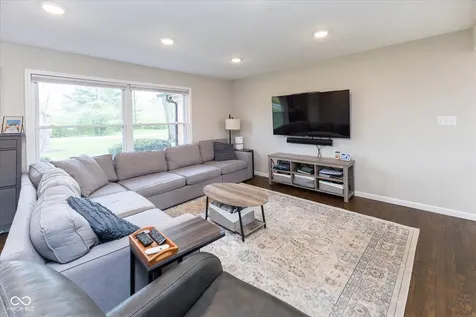 6528 Grandview Drive Indianapolis IN 46260