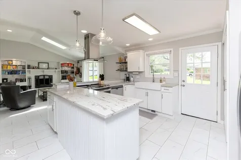 6528 Grandview Drive Indianapolis IN 46260