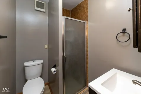 8203 Laura Lynne Lane Indianapolis IN 46217