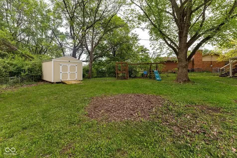 8203 Laura Lynne Lane Indianapolis IN 46217