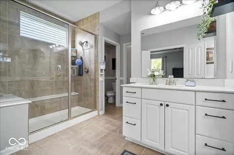 15830 Oakhurst Lane Fishers IN 46040