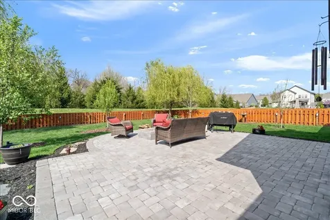 15830 Oakhurst Lane Fishers IN 46040