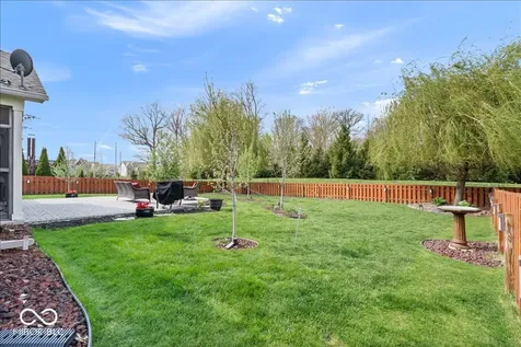 15830 Oakhurst Lane Fishers IN 46040