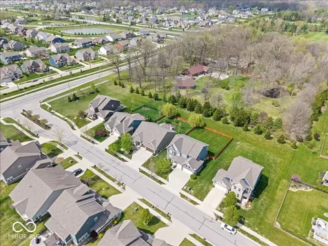 15830 Oakhurst Lane Fishers IN 46040