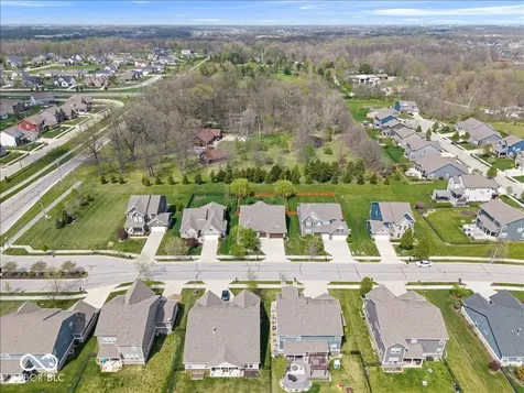 15830 Oakhurst Lane Fishers IN 46040