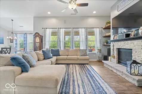 15830 Oakhurst Lane Fishers IN 46040