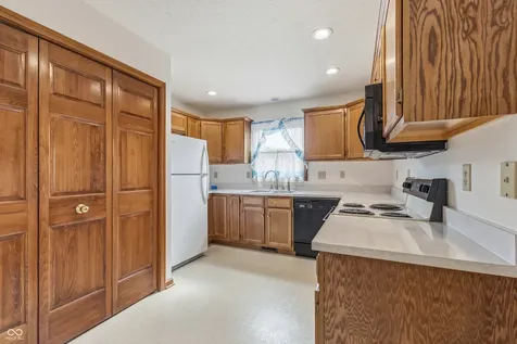 735 Cottage Lane Greenwood IN 46143