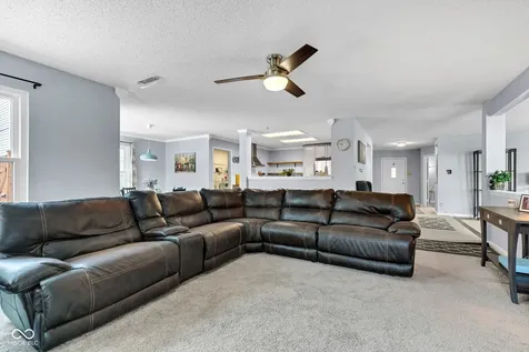 10255 Lothbury Circle Fishers IN 46037