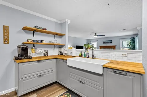 10255 Lothbury Circle Fishers IN 46037