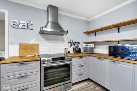 10255 Lothbury Circle Fishers IN 46037