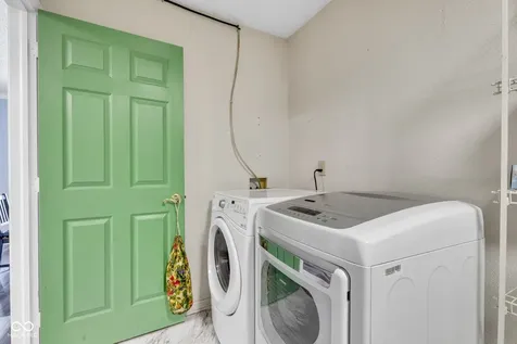 10255 Lothbury Circle Fishers IN 46037