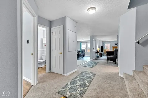 10255 Lothbury Circle Fishers IN 46037