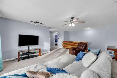 10255 Lothbury Circle Fishers IN 46037