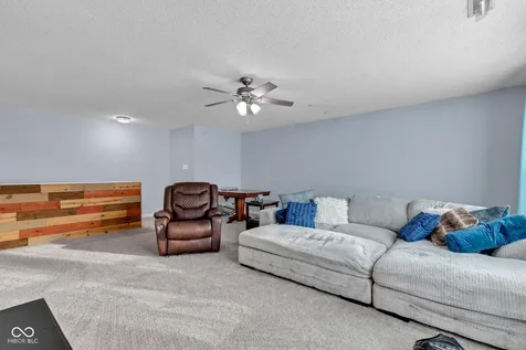 10255 Lothbury Circle Fishers IN 46037