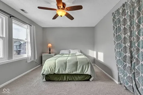 10255 Lothbury Circle Fishers IN 46037