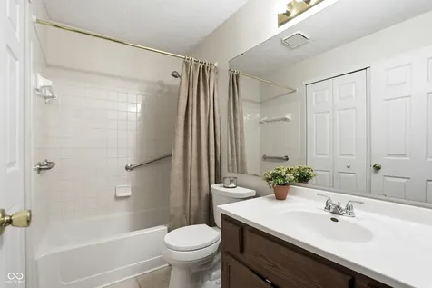 9652 Pine Ridge East Drive Fishers IN 46038