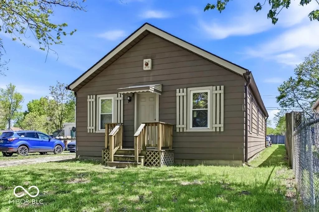3305 S Lyons Avenue Indianapolis IN 46221