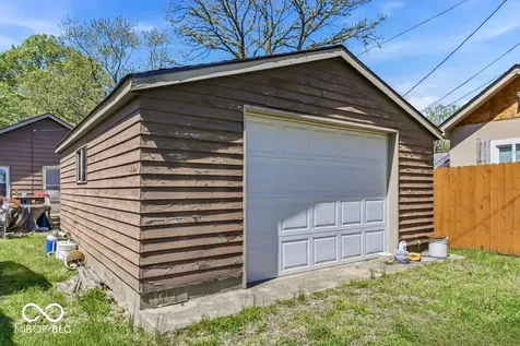 3305 S Lyons Avenue Indianapolis IN 46221