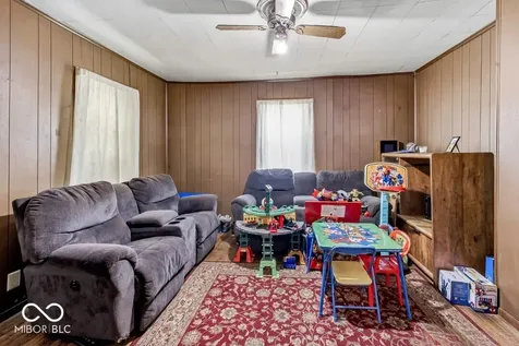 3305 S Lyons Avenue Indianapolis IN 46221