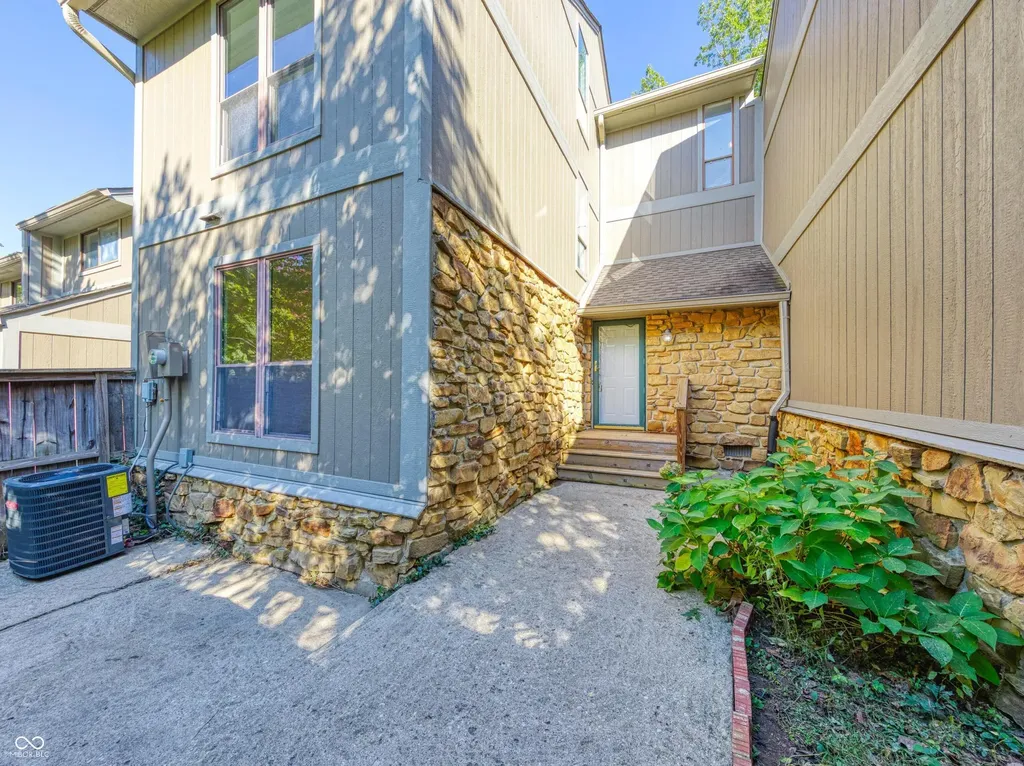 4261 Foxglove Trace Indianapolis IN 46237