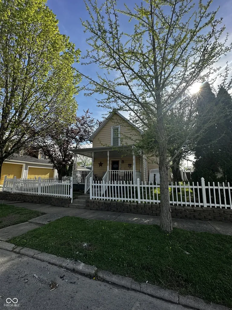 215 S Pearl Street Pendleton IN 46064