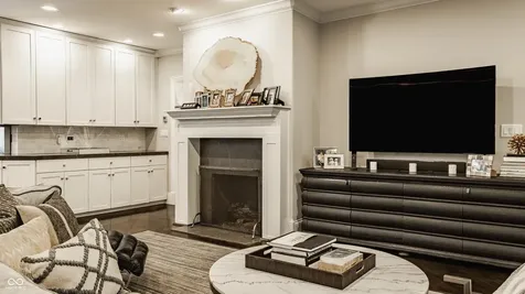 110 Bow Lane Indianapolis IN 46220