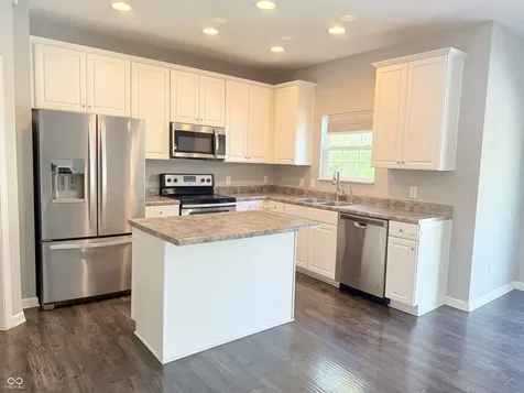 8332 Welder Place Indianapolis IN 46237