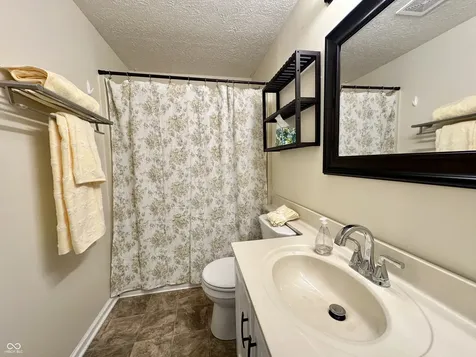 7975 Glen View Drive Indianapolis IN 46236