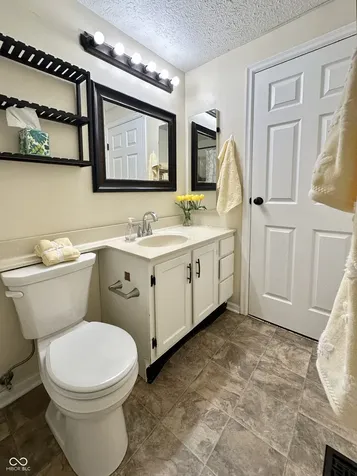 7975 Glen View Drive Indianapolis IN 46236
