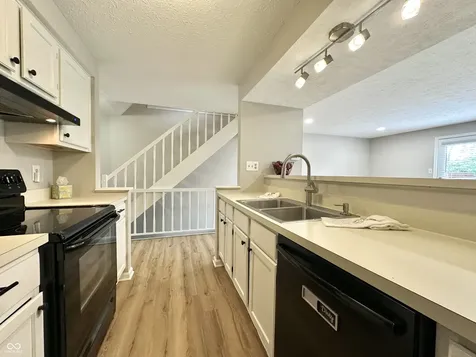 7975 Glen View Drive Indianapolis IN 46236