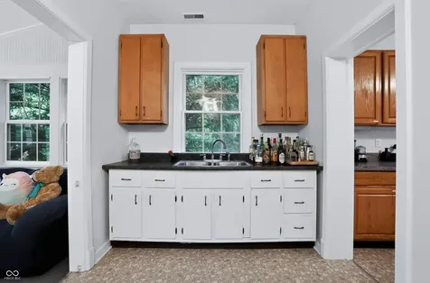 1515 E 69th Street Indianapolis IN 46220