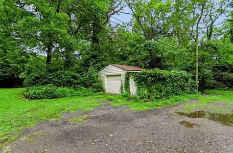 1515 E 69th Street Indianapolis IN 46220