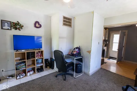 8217 E 48th Street Indianapolis IN 46226