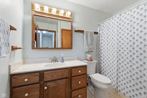 8768 Meadowridge Lane Indianapolis IN 46217