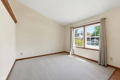 8768 Meadowridge Lane Indianapolis IN 46217