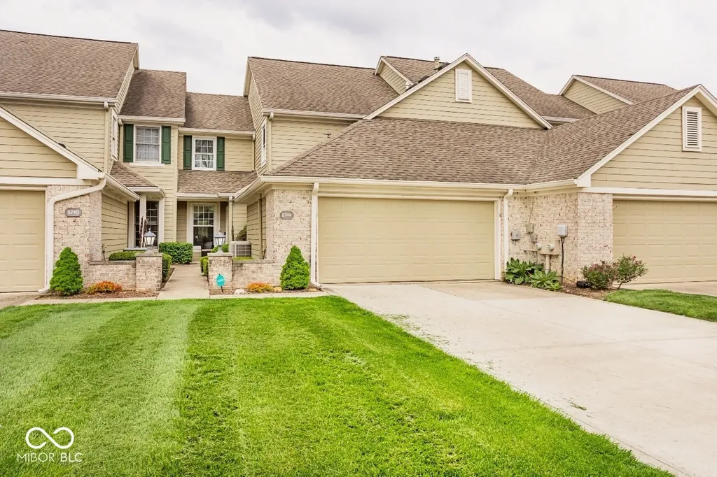 5744 Spruce Knoll Court Indianapolis IN 46220