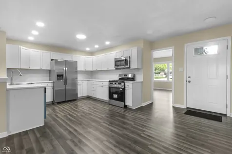 1281 Fox Trail Drive E New Palestine IN 46163
