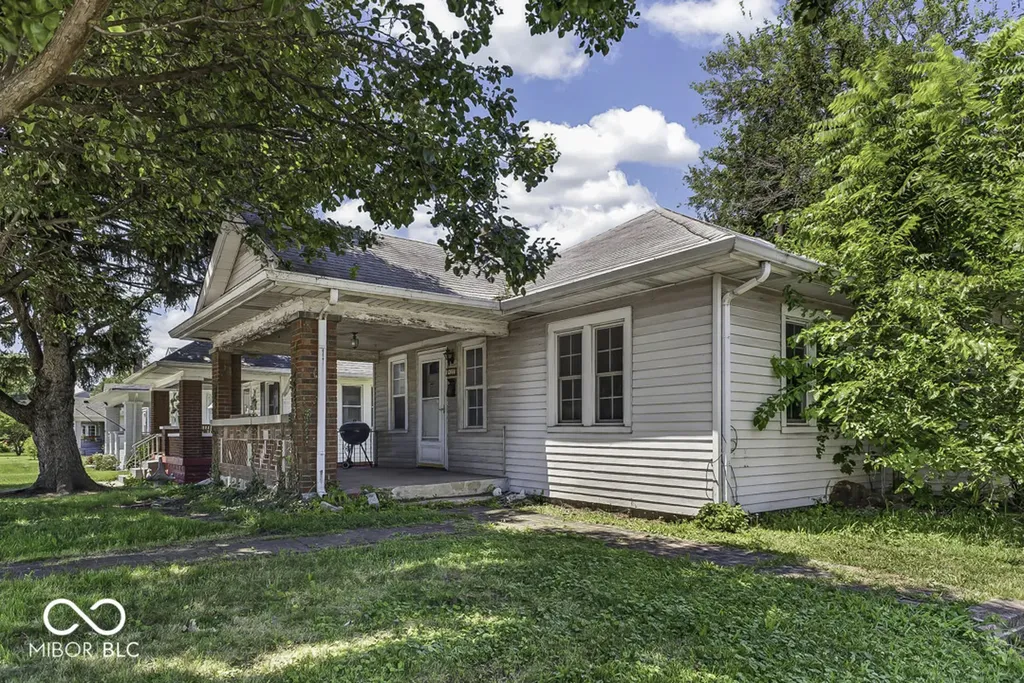 428 E Southern Avenue Indianapolis IN 46225