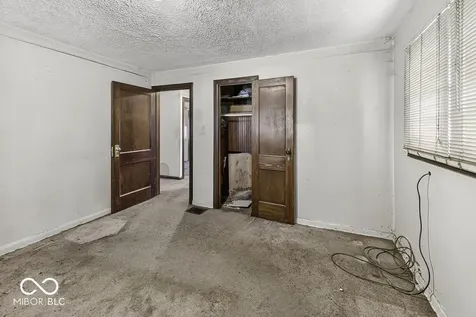 428 E Southern Avenue Indianapolis IN 46225