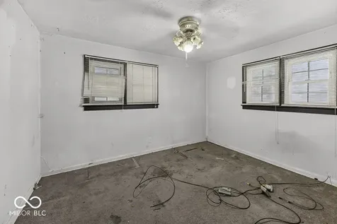 428 E Southern Avenue Indianapolis IN 46225