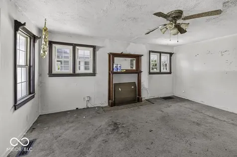 428 E Southern Avenue Indianapolis IN 46225