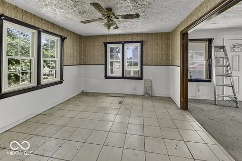428 E Southern Avenue Indianapolis IN 46225