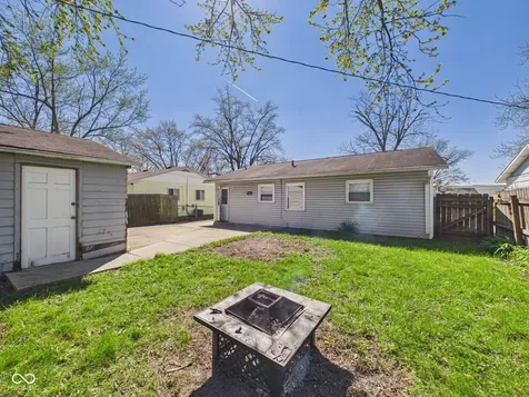 2822 Apache Drive Anderson IN 46012