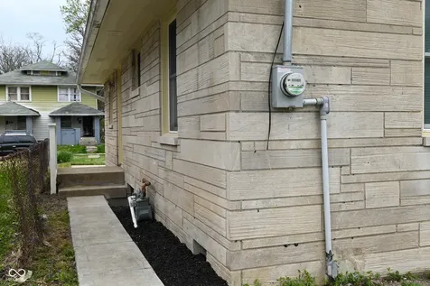 2749 Station Street Indianapolis IN 46218
