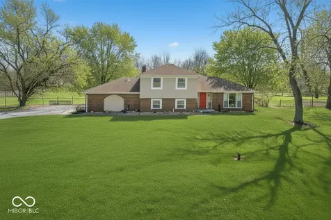 2367 E 400 N Whiteland IN 46184
