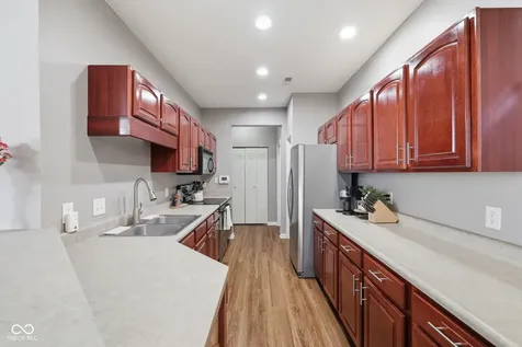 2337 Colfax Lane Indianapolis IN 46260