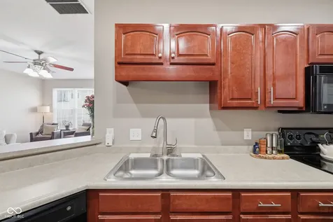 2337 Colfax Lane Indianapolis IN 46260