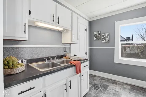 1727 Jackson Street Anderson IN 46016