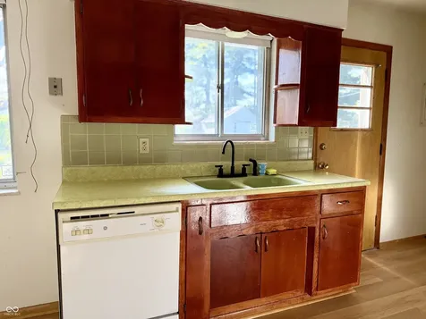 8226 Laura Lynne Lane Indianapolis IN 46217