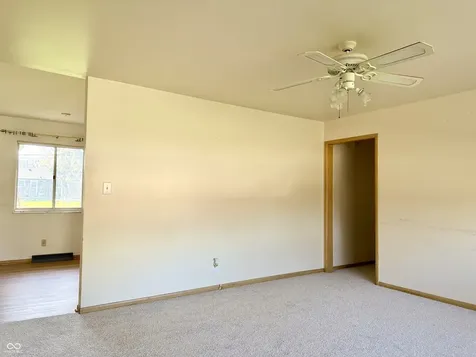8226 Laura Lynne Lane Indianapolis IN 46217